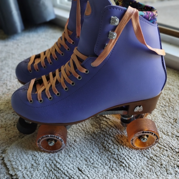Brand New Moxi Beach Bunny Roller Skates + Toe Guards - Picture 7 of 10